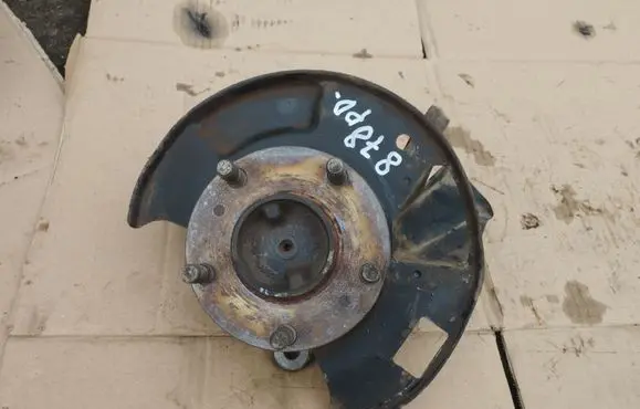Nissan Serena Front wheel hub