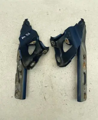 Audi A4 S4 B8 8K Engine bonnet/hood hinges 8K0823301
