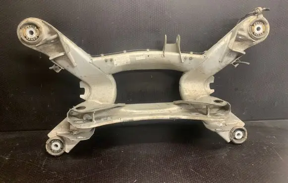 Volkswagen Phaeton Rear subframe 00154318