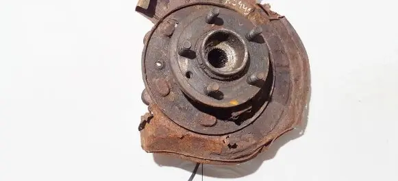 Land Rover Discovery 3 - LR3 Rear wheel hub