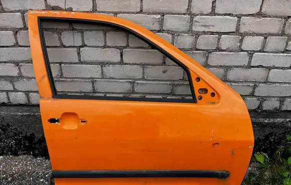 Volkswagen Caddy Front door