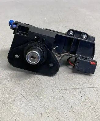 Opel Meriva A Tailgate exterior lock 13168316 13168317 13168318