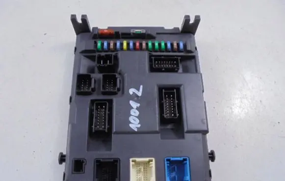 Peugeot 207 CC Fuse box set 9674016680