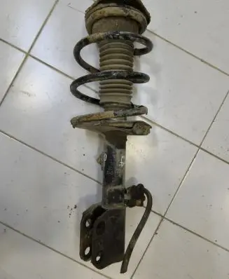 Toyota Avensis T250 Front shock absorber/damper