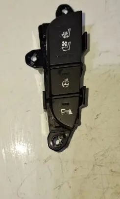 KIA Soul Steering wheel heating switch J504 93315J2040
