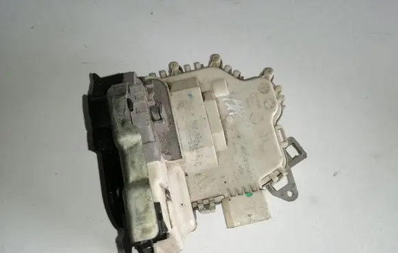 Audi A4 S4 B8 8K Rear door lock 8K0839016C