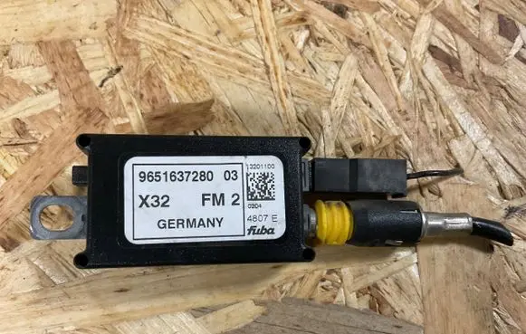 Citroen C5 Aerial antenna amplifier 9651637280 13201100
