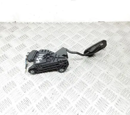 Toyota Prius (NHW20) Accelerator throttle pedal 7812047040 1988003120 08K181906A5