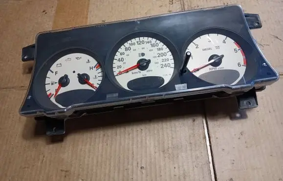 Chrysler PT Cruiser Speedometer (instrument cluster) 04671815AI CR0024004