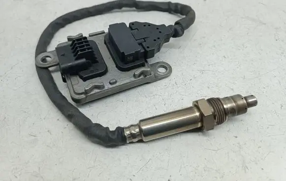 Mercedes-Benz E W213 Lambda probe sensor A0009057108 0009057108