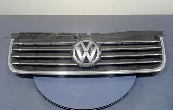 Volkswagen PASSAT B5.5 Front grill 3B0853651L