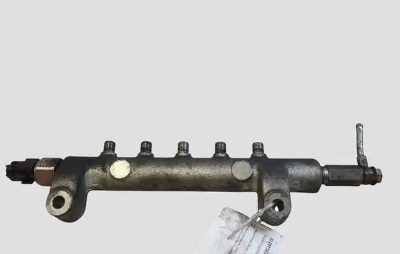 Nissan X-Trail T30 Fuel main line pipe