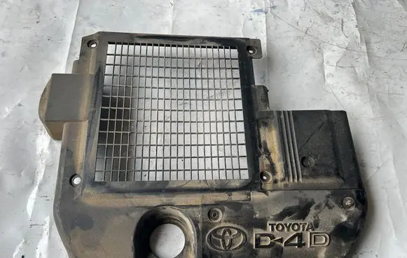Toyota Land Cruiser (J120) Engine cover (trim)