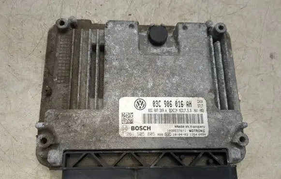 Volkswagen Golf VI Engine control unit/module 03C906016AH 03C907309A 0261S05805
