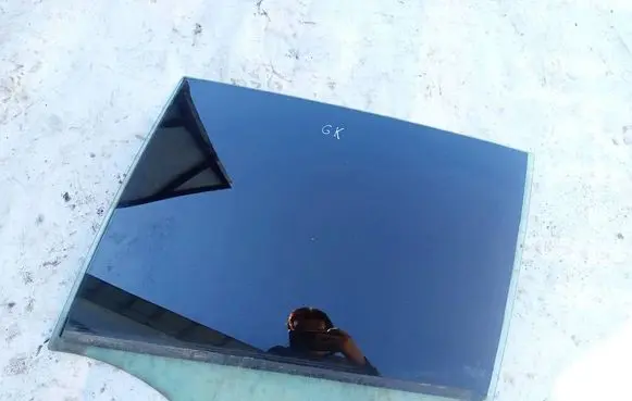 Volkswagen Golf VI Rear door window glass AS2
