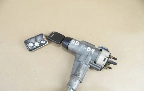 Audi 80 90 S2 B4 Ignition lock 893905851