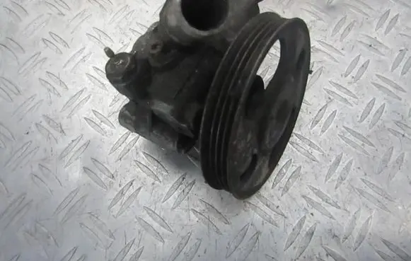 Mazda 323 Power steering pump