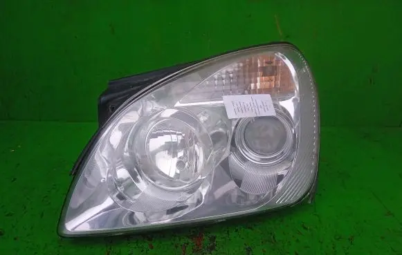 KIA Carens II Headlight/headlamp