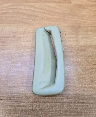 Volvo S80 Seat belt trim 
