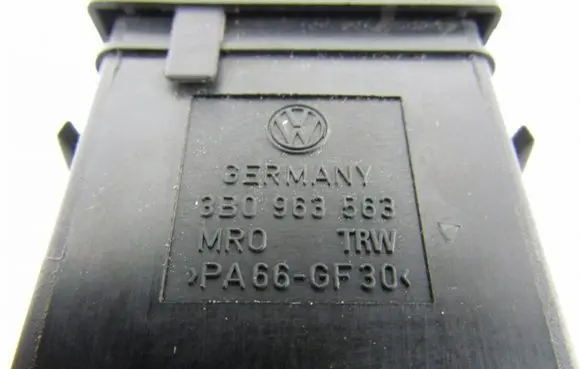 Volkswagen PASSAT B5 Seat heating switch 3B0963563