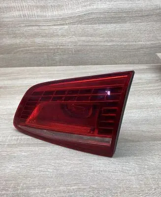 Volkswagen PASSAT B7 Rear/tail lights