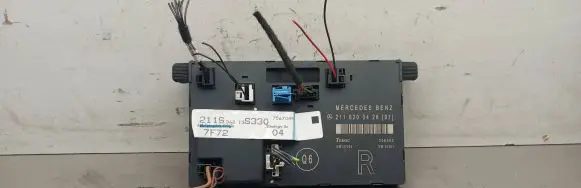 Mercedes-Benz E W211 Door control unit/module 2118200426