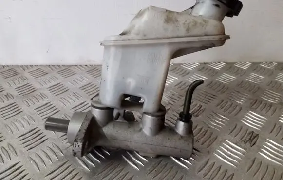 KIA Sorento Master brake cylinder