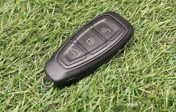 Ford Focus Ignition key/card 7S7T15K601EC
