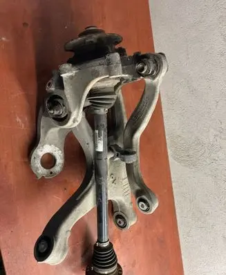 Audi Q5 SQ5 Rear wheel hub spindle/knuckle 