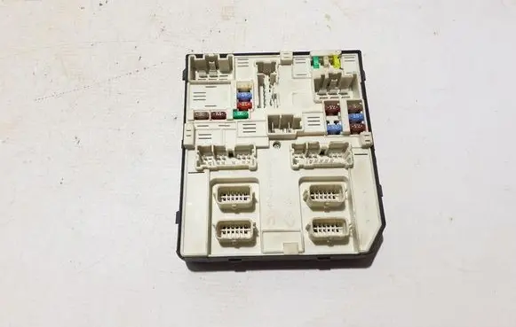 Mercedes-Benz Citan W415 Fuse module 284B68764R