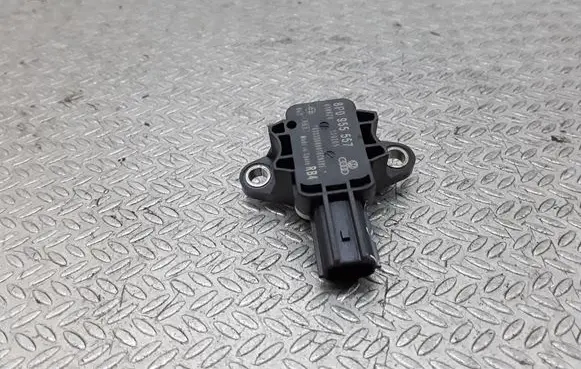 Audi A4 S4 B7 8E 8H Airbag deployment crash/impact sensor 8P0955557