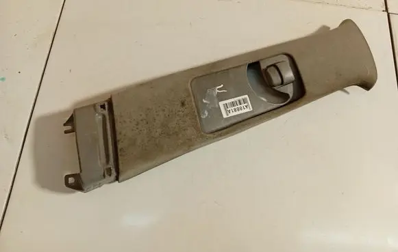 Toyota Avensis Verso (B) pillar trim (top) 73136300
