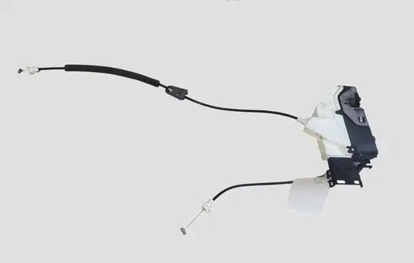 Peugeot 5008 Front door lock A02322