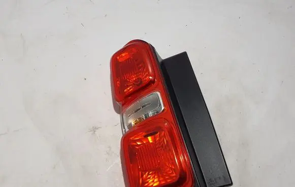 Peugeot Expert Rear/tail lights 9808243180
