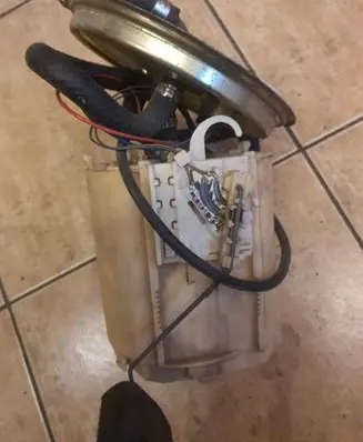 Opel Tigra A In-tank fuel pump 90411100 8292810 1511941017