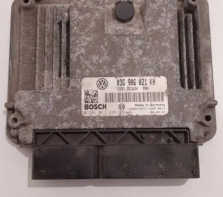 Volkswagen Golf V Engine control unit/module 03G906021KH 1039S15273 0281013226