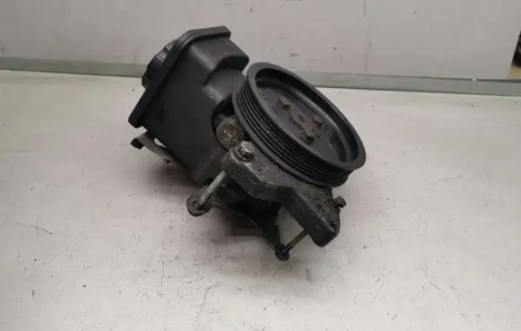BMW 5 E60 E61 Power steering pump 32417787106 7787106