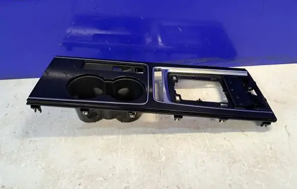 Jaguar XE Cup holder GX73044E04A