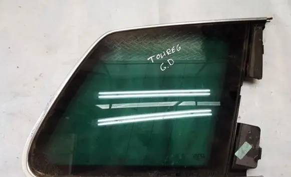 Volkswagen Touareg I Rear side window as3