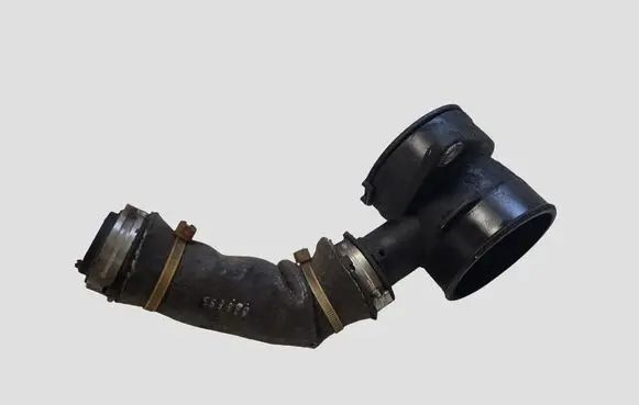 Volvo V40 Turbo air intake inlet pipe/hose 1051412S03