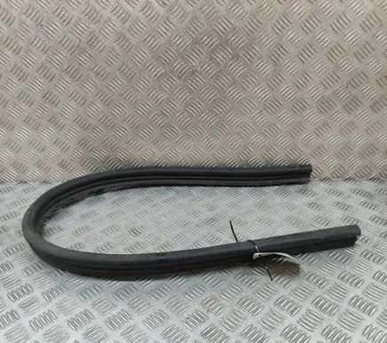 Porsche Cayenne (9Y0 9Y3) Engine compartment rubber 4M0823723