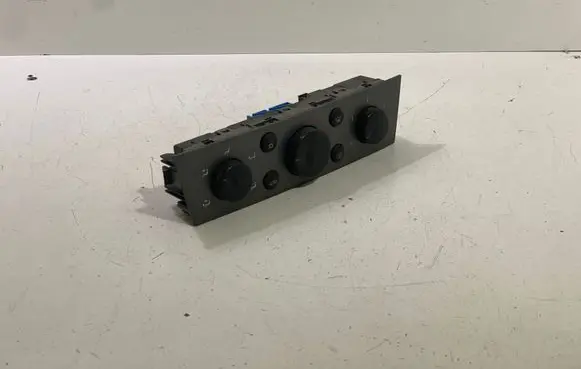 Opel Vectra C Climate control unit 13138190