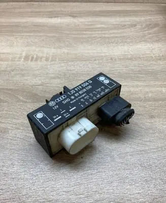 Volkswagen Golf IV Glow plug pre-heat relay 1J0919506Q