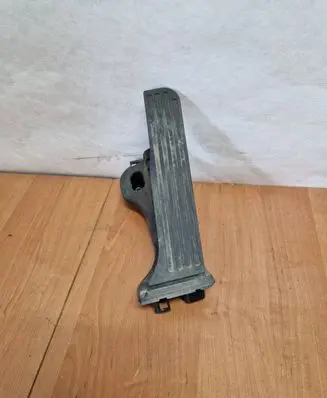 Volkswagen PASSAT B6 Accelerator throttle pedal 1K1723503L 6PV00860001