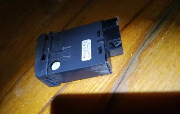 Volvo S70 V70 V70 XC Fog light switch 9148994