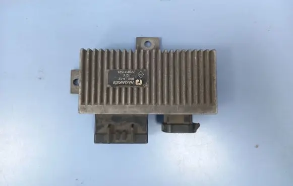 Renault Scenic I Glow plug pre-heat relay 7700111525