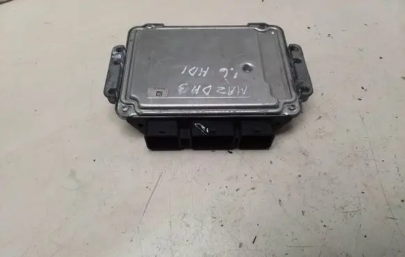 Mazda 3 I Engine control unit/module 6M6112A650BA 0281012530