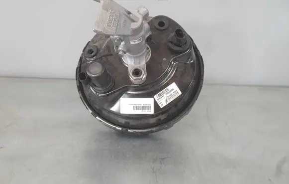Volvo XC90 Brake booster 32130239