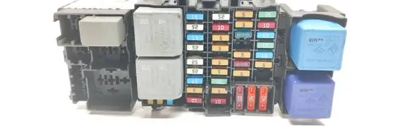 Renault Trafic III (X82) Fuse module