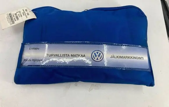 Volkswagen Golf VI First aid kit 